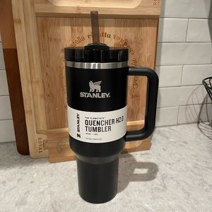 STANLEY ADVENTURE QUENCHER TUMBLER | 40 OZ l Black |